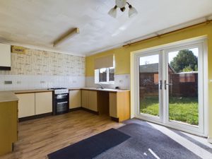 Kitchen diner- click for photo gallery
